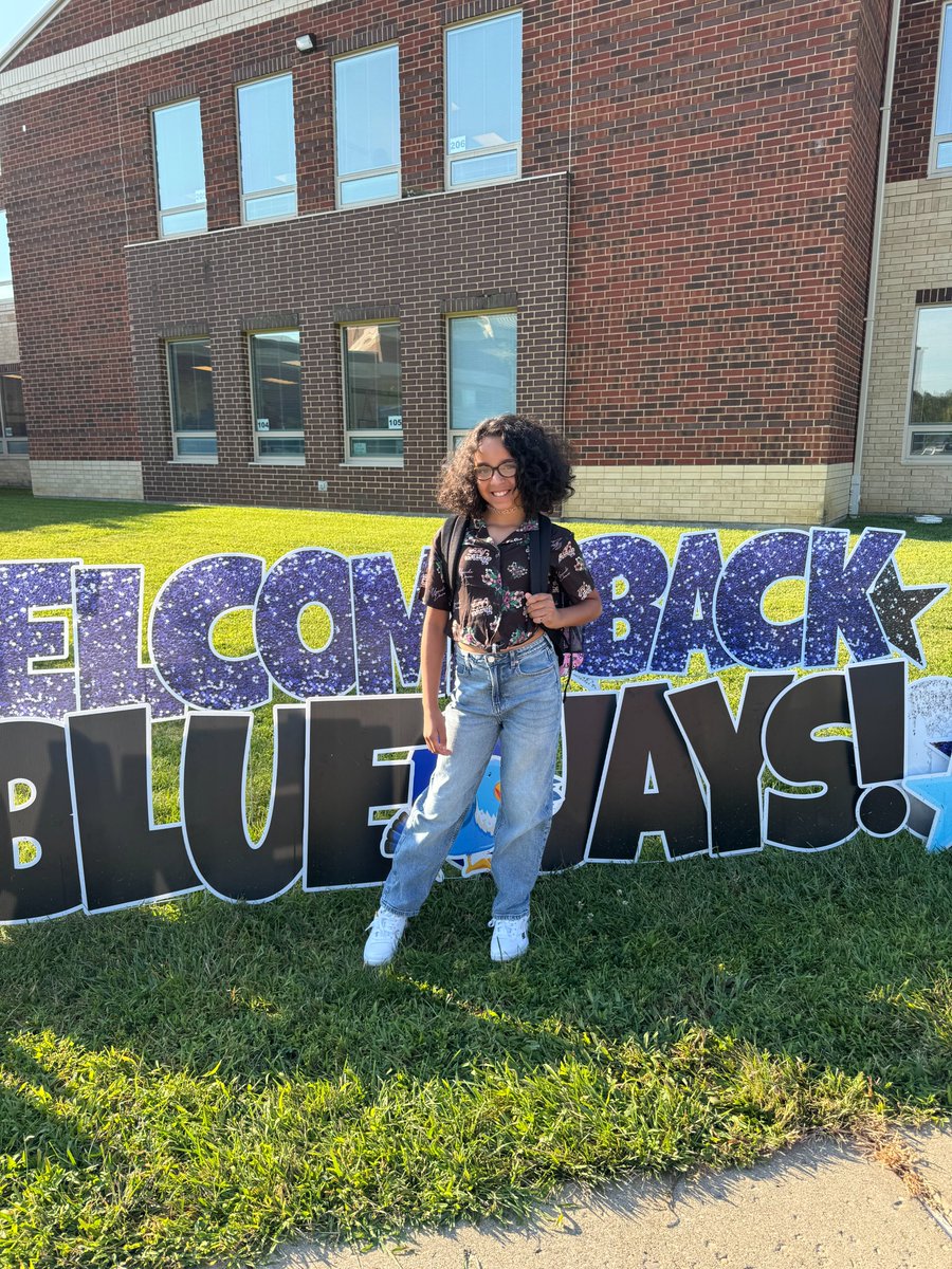 Brookwood_HCSD's tweet photo. We had a great couple first days at Brookwood this week!  It was wonderful to meet our new students, see our returning Blue Jays,&amp; have our halls full again! We are excited for all to come this year! Make sure to check  our Facebook page for more pictures from the first days too! https://t.co/uLg9hubtrH