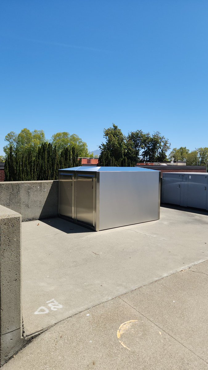 Happy Biking <a href="/DVC_updates/">Diablo Valley College</a> ! Thanks to <a href="/511CC/">511 Contra Costa</a> 8 spaces of secure on demand BikeLink parking is now available in Lot 3 and next to the BFL! Download the app and get parking for 5 cents an hour! ❤️your🚲
*
#dvc #bikelink