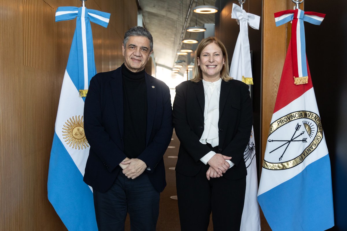 GiScaglia's tweet photo. Hoy me reuní con @jorgemacri hablamos de nuestros desafíos y de como seguir trabajando y creciendo juntos en este #NuevoPRO 💛 https://t.co/LcOQ7XQl1Y