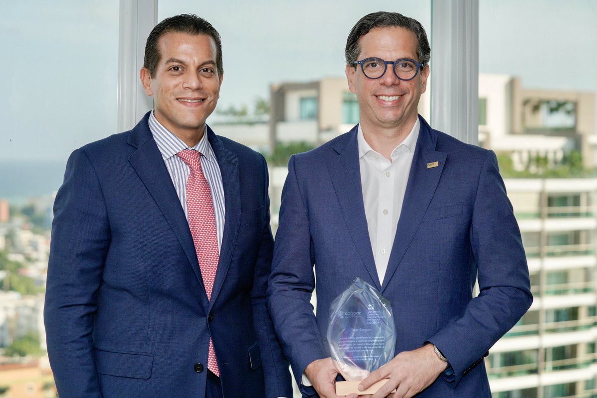 Con humildad agradezco este reconocimiento de <a href="/cadoarRD/">CADOAR</a> en la persona de su Presidente Ejecutivo <a href="/franklin_glass/">Franklin Glass</a>. Motivación para que juntos sigamos promoviendo la gestión integral de riesgos en nuestro país, que contribuya a una RD más resiliente.