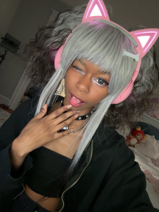 Live! Playing League norms and then ranked https://t.co/R96C8I4u4R https://t.co/A4Fm5qFTqw