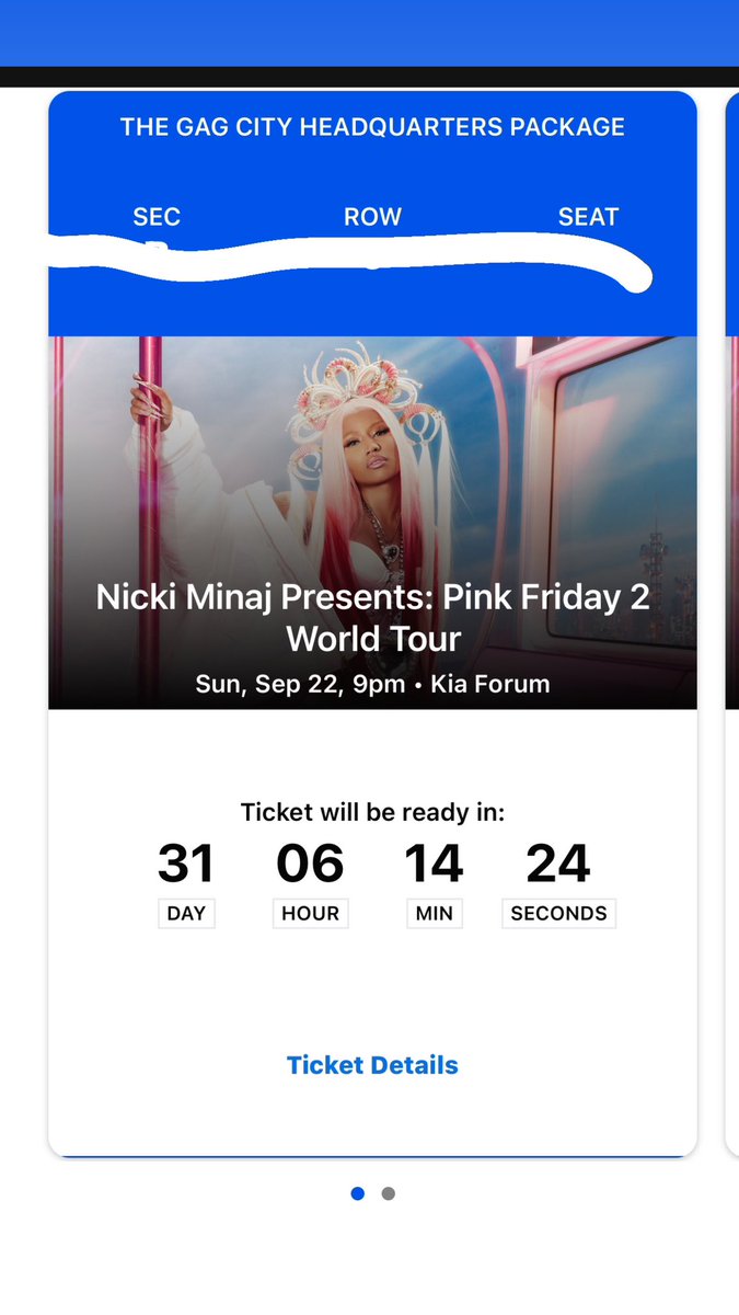 Fearless_Barbzz's tweet photo. @NICKIMINAJ can’t wait to see u perform so close to my face 😍😍😍😍😍😍 #GagCityLosangeles #pf2 https://t.co/eg2Oqigczo