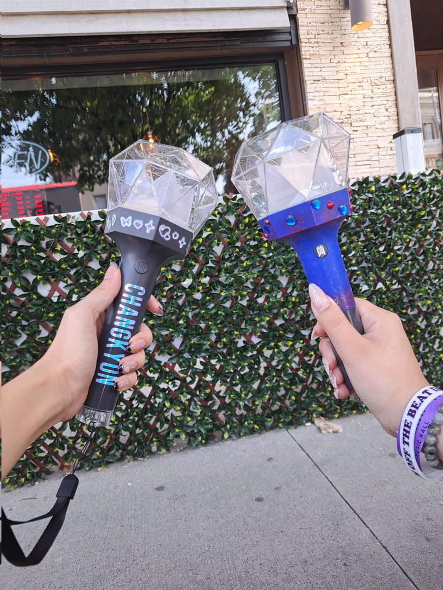 hamjisinset's tweet photo. The delulu is in full swing 😌😌😌
#MONSTA_X #MONSTAX #IM #CHANGKYUN #OffTheBeat #OffTheBeatToronto #OffTheBeatCanada #IM_OffTheBeat_IN_TORONTO https://t.co/EwM5fA3tGg