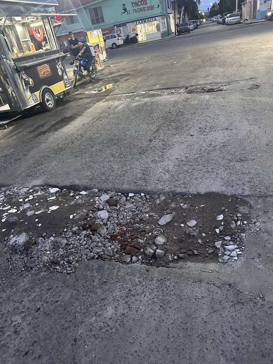 XitlaliRgz's tweet photo. Buenas tardes, para reportar las terribles condiciones en las que está la calle Playa Guaymas en el Fracc. Canelas @ZujeyLuna10 https://t.co/V6y9wJaxcO