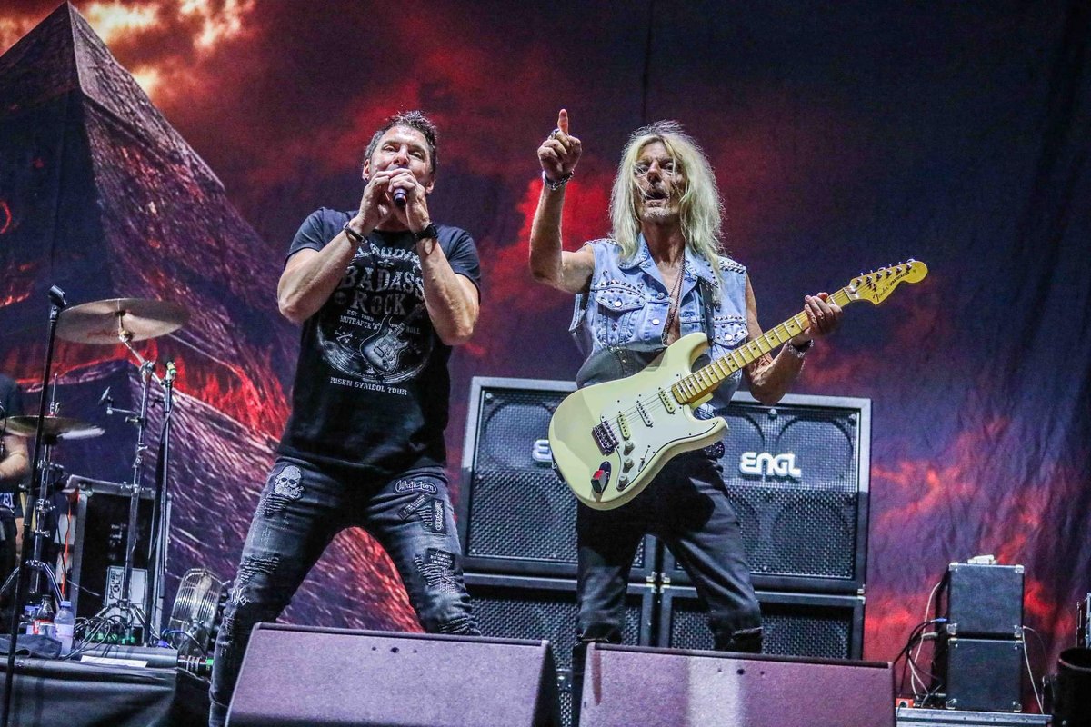 Crush40Johnny's tweet photo. A few awesome photos from our time at Rock Castle tonight!!🤘🇨🇿 

#AxelRudiPell 
#risensymbolsummertour #johnnygioeli
📷 #RockCastle https://t.co/ETznVAkJT7