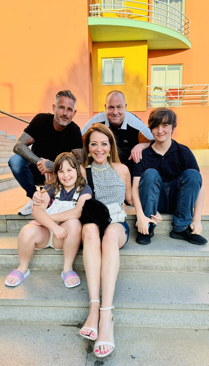 Toni Hall tweet media