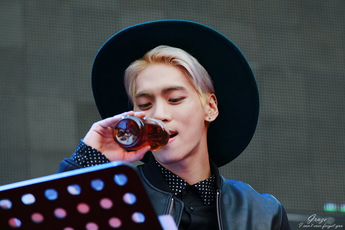 jjonghdpics's tweet photo. 150919
#종현 #샤이니 #JONGHYUN #SHINee https://t.co/j4Qb1bW2pr