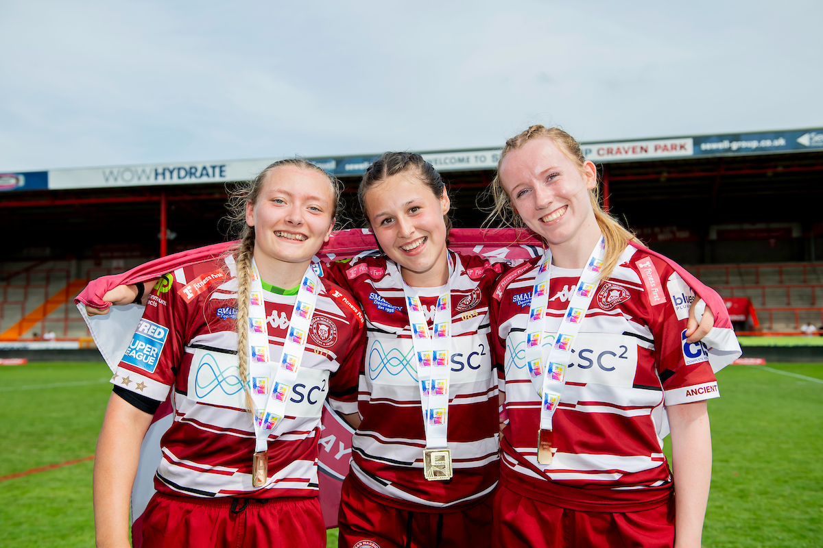 Rugby League Nines (@rugbyleague9s) on Twitter photo πA belated CONGRATS to <a href="/WiganWarriorsRL/">Wigan Warriors πβͺοΈ</a> for taking out the recent <a href="/TheRFL/">Rugby Football League</a> women's Nines at Sewell Group Craven Park!
πΈ <a href="/MCKENZIEPICS/">Allan McKenzie</a>
#getonboard πA belated CONGRATS to <a href="/WiganWarriorsRL/">Wigan Warriors πβͺοΈ</a> for taking out the recent <a href="/TheRFL/">Rugby Football League</a> women's Nines at Sewell Group Craven Park!
πΈ <a href="/MCKENZIEPICS/">Allan McKenzie</a>
#getonboard
