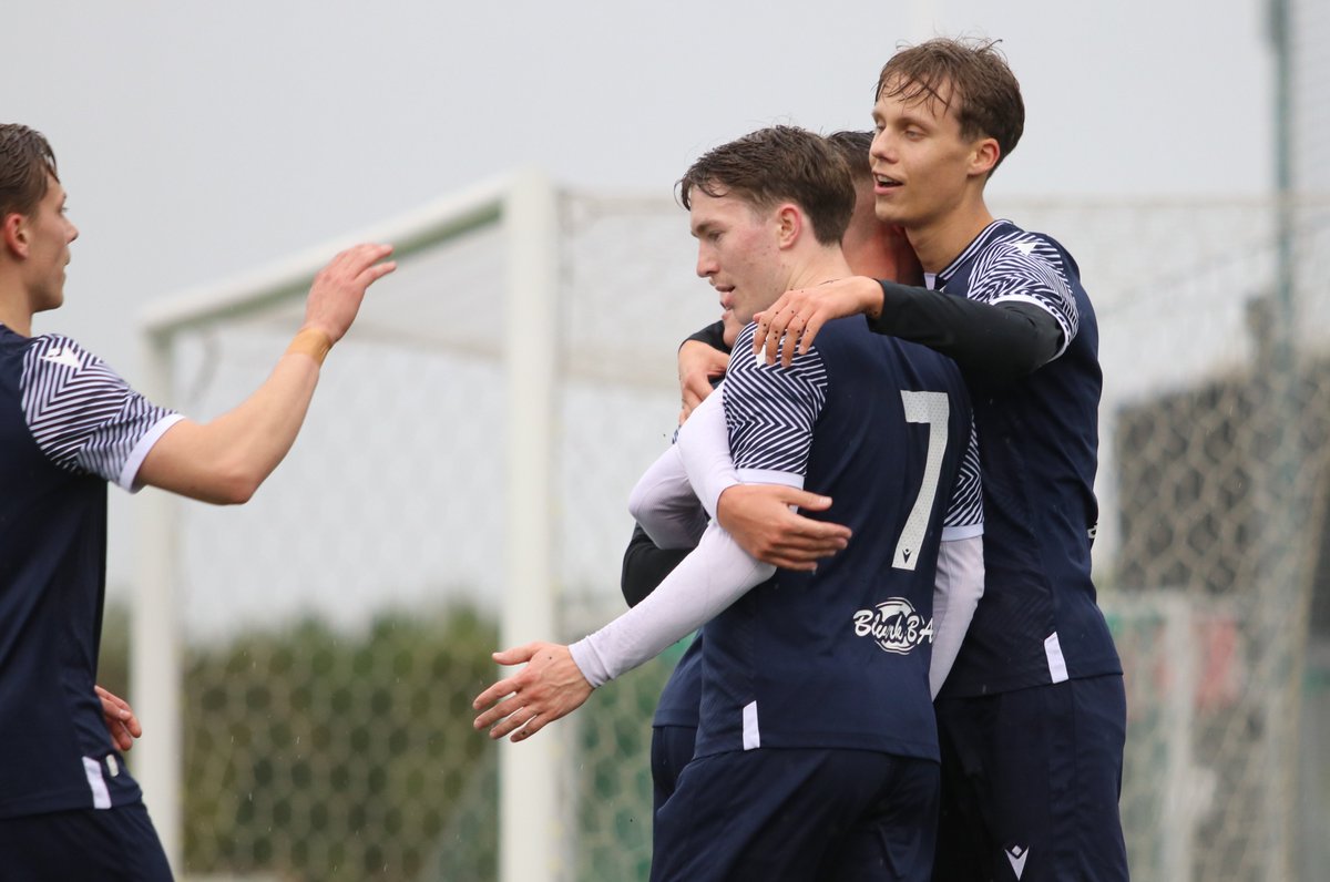 arborgfc's tweet image. Árborg 4 - 0 RB
Elvar Orri ⚽️⚽️⚽️ Sigurður Óli ⚽️
WWWW