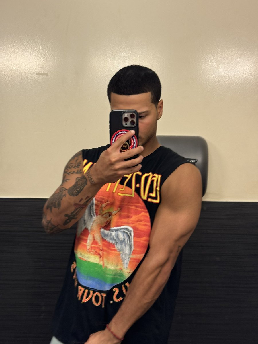 PFreshcobar's tweet photo. Something about the GYM https://t.co/r5OKcq6PZd