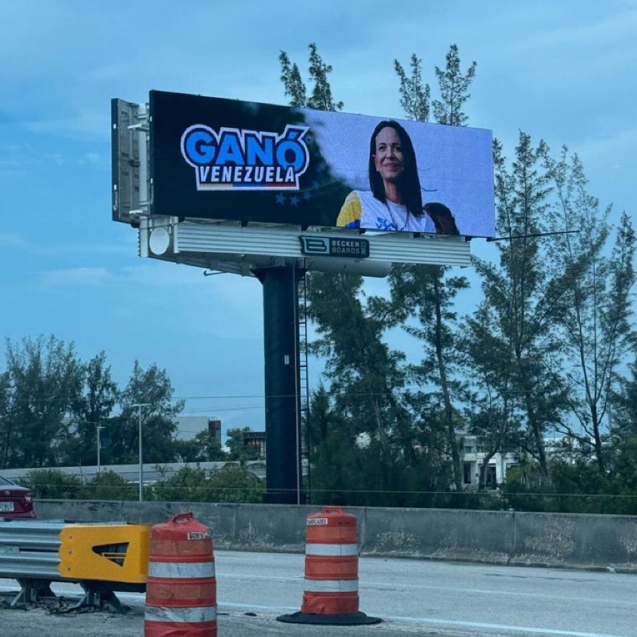UHN_Plus's tweet photo. 🇻🇪 | URGENTE

María Corina Machado será nominada al Premio Nobel de la Paz. 

El anuncio oficial se realizará mañana durante un evento en el American Museum of the Cuban Diaspora en Miami, Florida. https://t.co/R9MLlATyeG