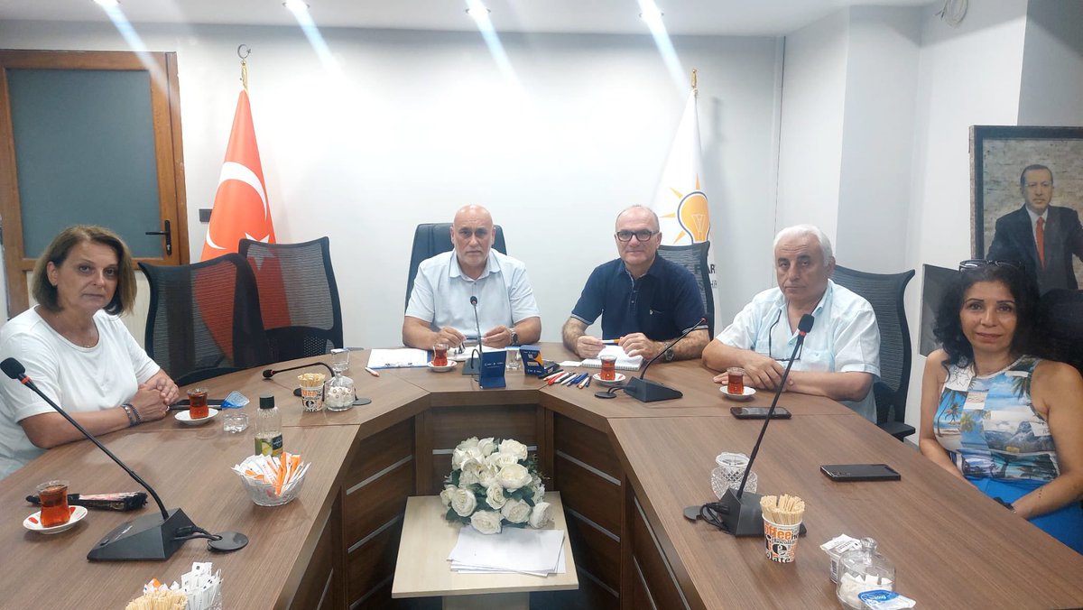 Haftalık Olağan Mahalle Toplantımızı İlçe Yürütme Sorumlumuz Ahmet Gök Başkanımız, ve Mahalle Yönetim Kurulu Üyelerimizin katılımı ile gerçekleştirdik..<a href="/burakcifci34/">Burak ÇİFCİ</a> <a href="/zaferdgn/">F. Zafer Düşgün 🇹🇷</a> @Ahmetgok55 <a href="/Glsmiek81692938/">Gülsüm Çiçek🇹🇷</a> @ihsancınar @farukşenel