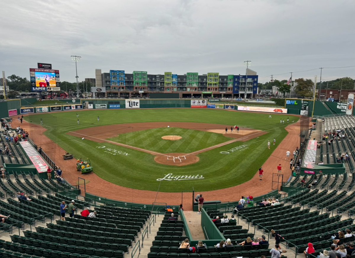 ThatDanHasty's tweet photo. It’s the @wmwhitecaps & @LansingLugnuts from Lansing.
Maybe you’re familiar with our cutting-edge #CapCast technology.
Respond & correctly draw where tonight’s HR lands & predict who hits it out.
You could win tickets to a game at @LMCUBallpark.
Example & Blank Below ⬇️ https://t.co/qlXs1TJU65