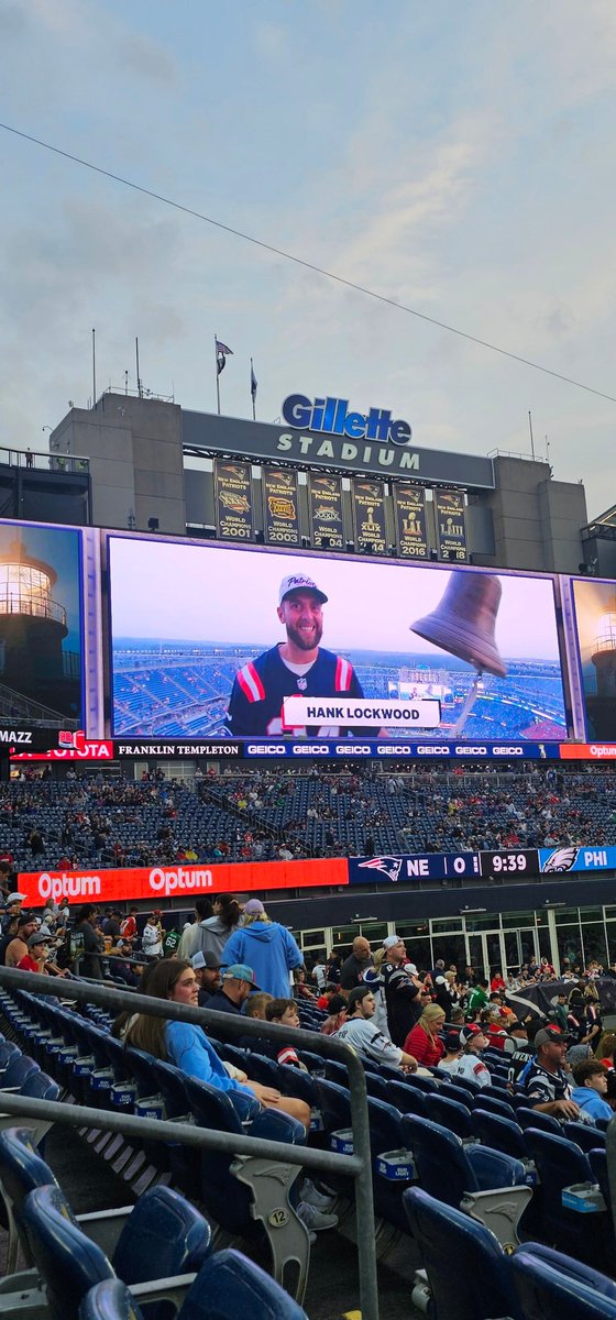 MatthewLarned's tweet photo. @barstoolsports @hen_ease 
Ring that bell !!!!!!!! https://t.co/OxYkqwkbtg