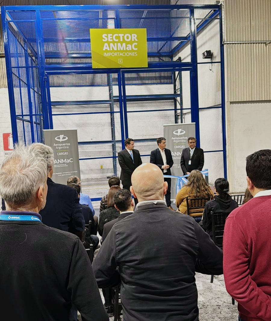 jpabloallan's tweet photo. Junto a @AeropuertosAR  inauguramos en el Aeropuerto Internacional de Córdoba un punto más para Exportaciones e Importaciones de Materiales Controlados. Este nuevo espacio beneficiará a muchas empresas de la región Centro y Norte que sólo podían hacerlo por Ezeiza, único aeropuerto que estaba habilitado. Desde Anmac estamos comprometidos a colaborar con aquellos que invierten, arriesgan y generan trabajo en nuestro país.