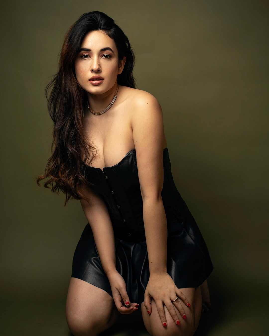 GVDyBj2aEAAKIXw?format=jpg&name=large