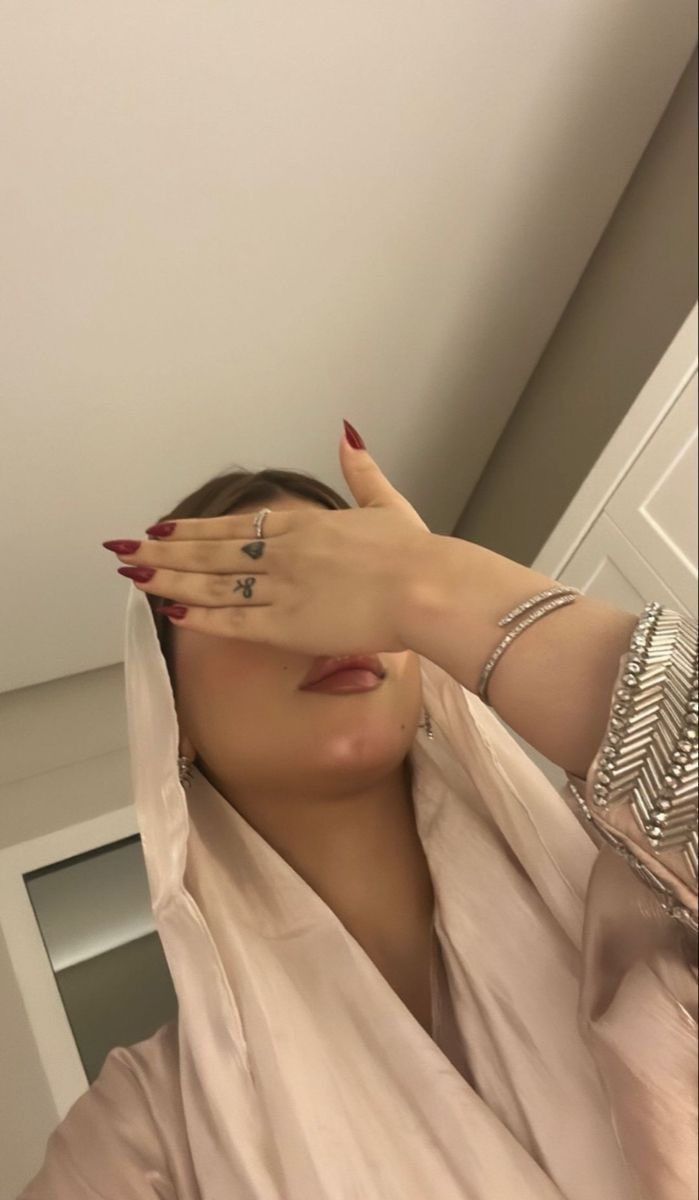 فيه أحد صاحي ولا نايم 👀