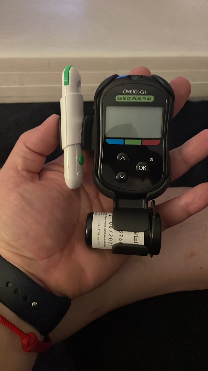 LACANEANO's tweet photo. Nuevo Digivice! https://t.co/D12AE0Q0kW