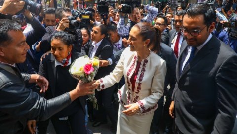 manuel_rdgn's tweet photo. A los mexicanos se nos hincha el pecho de orgullo; después de seis años de iniciar juntos una revolución pacífica de las conciencias que está transformando nuestro México, ratificamos contundentemente que queremos continuar por esta ruta de libertad, democracia, justicia social y equidad con una mujer fuerte, preparada, inteligente, con gran liderazgo y que creció en las filas de la lucha social, la primera mujer en gobernar este hermoso país lleno de cultura y tradiciones, nuestra Presidenta Electa, @Claudiashein.

Fue un honor acompañarla en este histórico evento de celebración nacional.