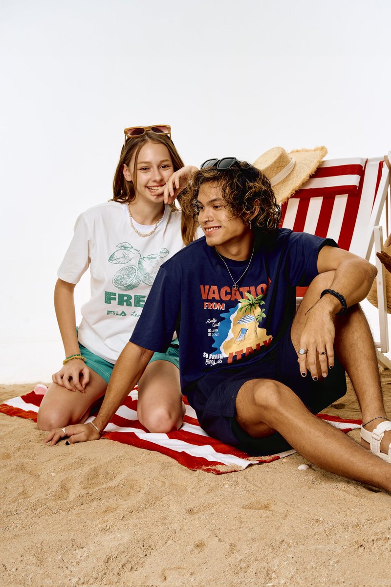 FILAIndonesia's tweet photo. FILA HOT SUMMER COLLECTION⛱️

Cool shades, warm sands, and FILA Hot Summer fits🏝️

#Fila #FilaIndonesia #FilaHotSummer https://t.co/FXb5E2dWr0