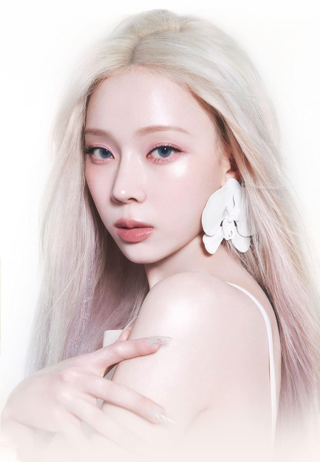【ALMOST BLUE】FLEUR NECKLACE▲aespa着用 Ningning today in China 🤩 230614 — my mission is to make