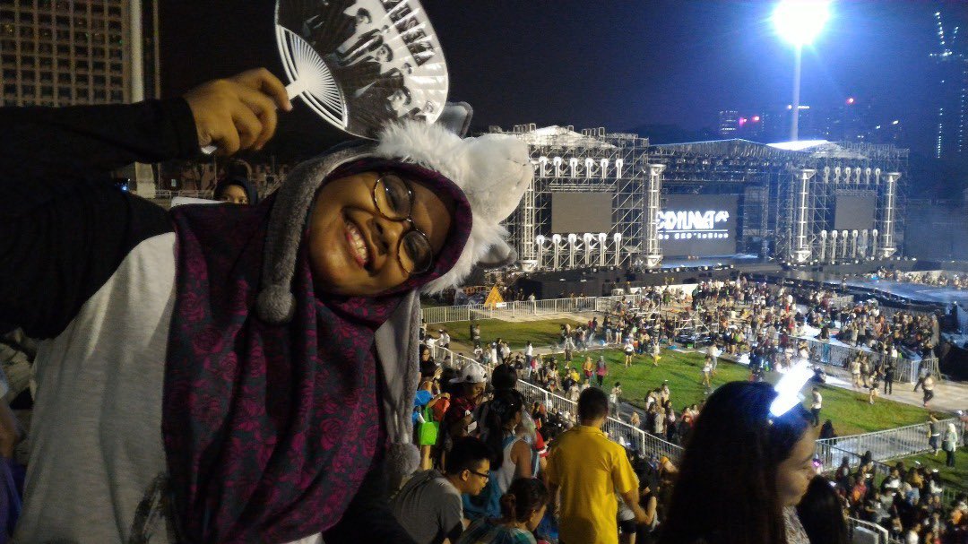 irregularglxy's tweet photo. #exolutioninMY cat4, first kpop concert, terus jatuh hati kat exo 🥰🥰🥰 https://t.co/yitFGPj7zD