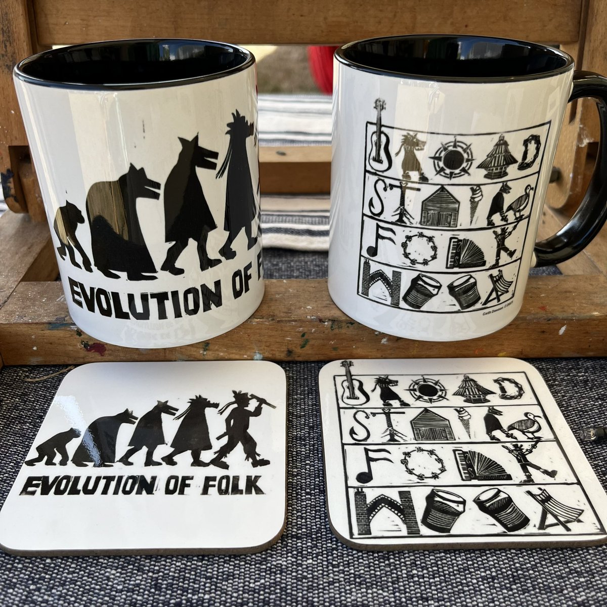 CathDeeson's tweet image. LAST DAY TODAY!
@folkweek 
10-8.30pm🐴🏴‍☠️🎩
Come down for the last day of the festivities 💛☀️🌼
Dancing and singing all day🎶🎻🪗
Food and drink🍺
Handmade gifts to remember your time here 💛💛
#broadstairs #folkweek #evolutionoffolk #kent #linocuts #printmaking