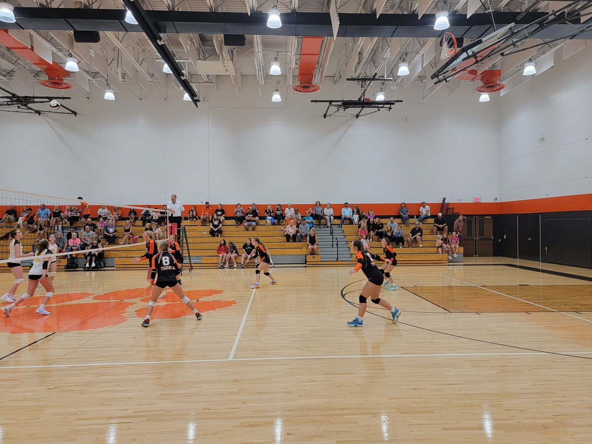 GMS304's tweet photo. 8th grade Tigers for the win! Great 1st match of the season.
#LburgLegacy https://t.co/qwt9cjeMme