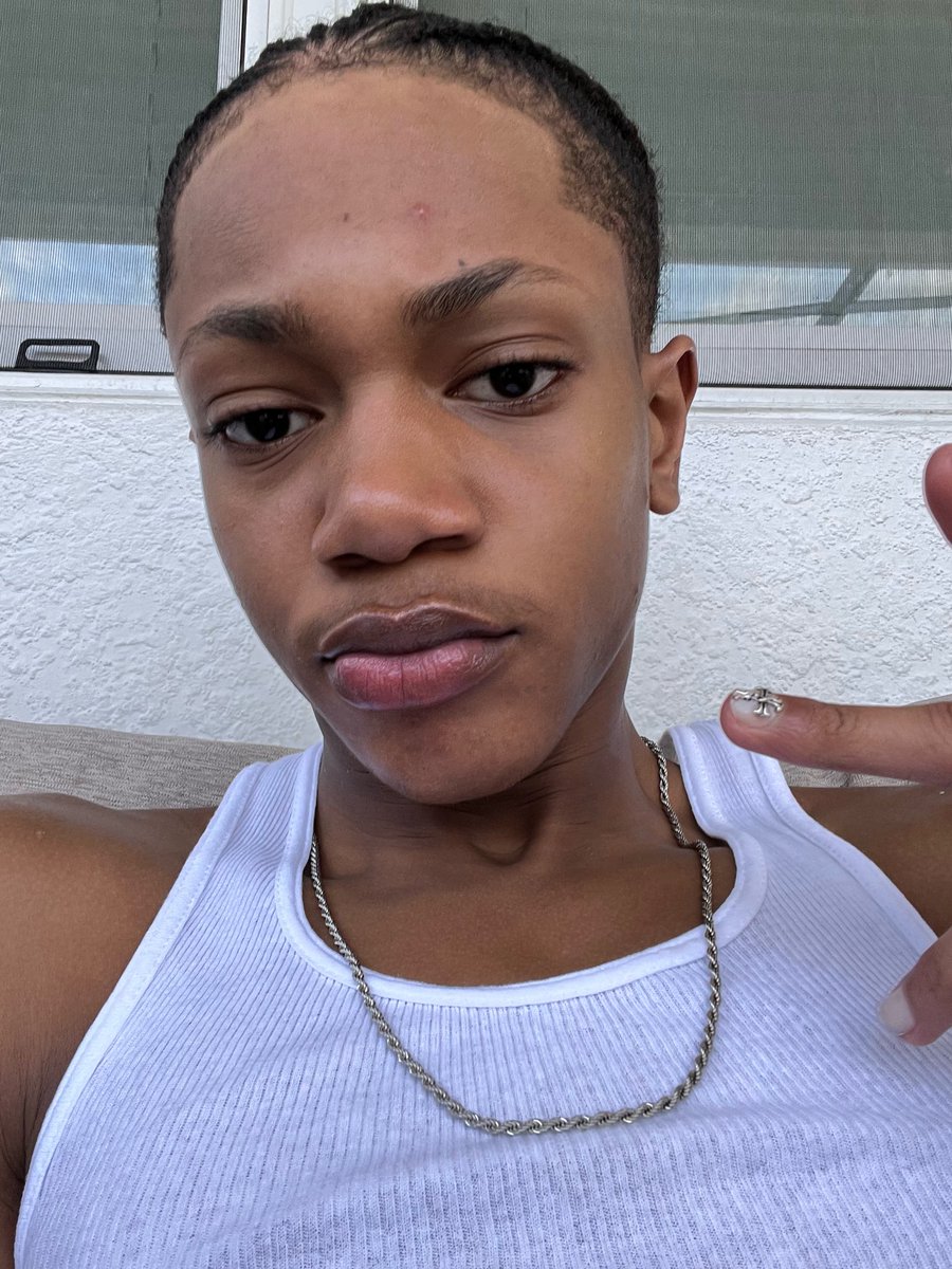 heprettyoffline's tweet photo. Just a reminder yo new shi not fwm. #nofilter https://t.co/7o95qlaU0f