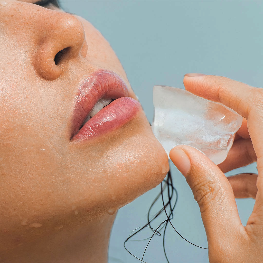 BLITHECOSMETIC's tweet image. Experience the soothing power of Blithe&apos;s Vital Treatment with 6 Calming Leaves 🍃✨ Perfect for refining pores and reducing irritation, this treatment is a must-have for calm, balanced skin. Refresh and rejuvenate your skin with every drop!
#BlitheBeauty #SkincareEssentials