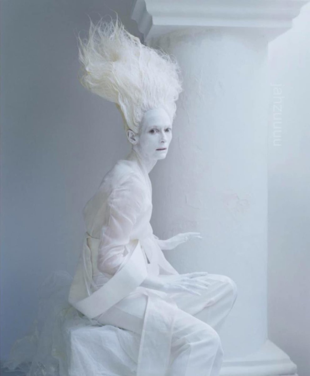 Komaniecki_R's tweet image. spiders in your apartment after the landlord paints over them