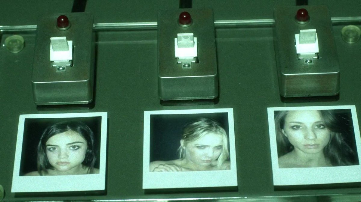 weblittleliars's tweet photo. meus traumas cinematográficos em pll. https://t.co/RxNBxueD94