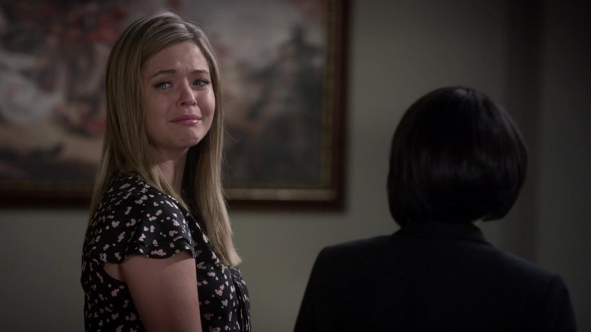 weblittleliars's tweet photo. meus traumas cinematográficos em pll. https://t.co/RxNBxueD94