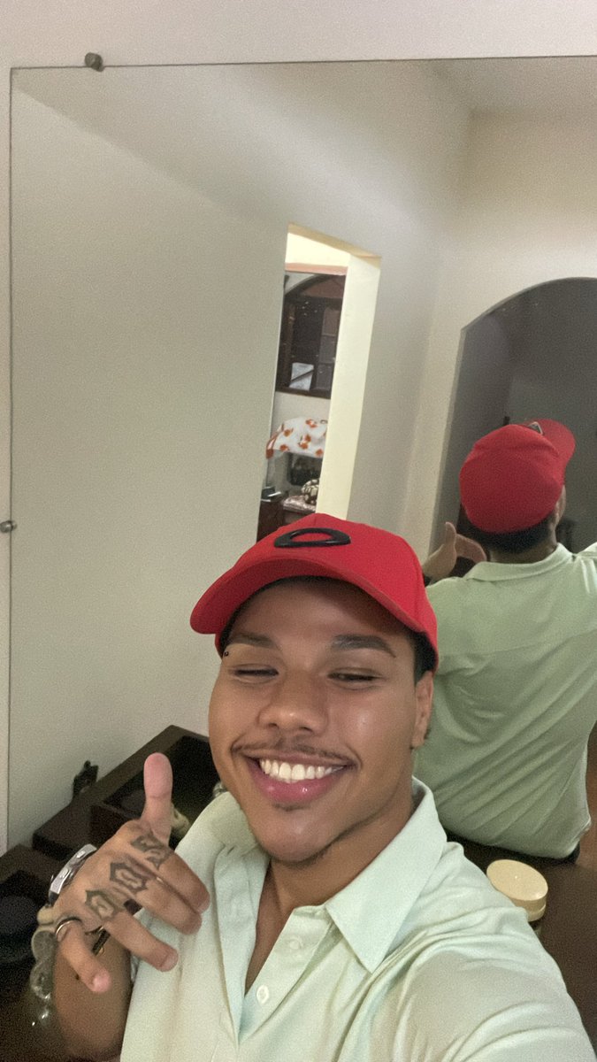 djsantos___'s tweet photo. 😑😁 https://t.co/C5MH3zKGXC