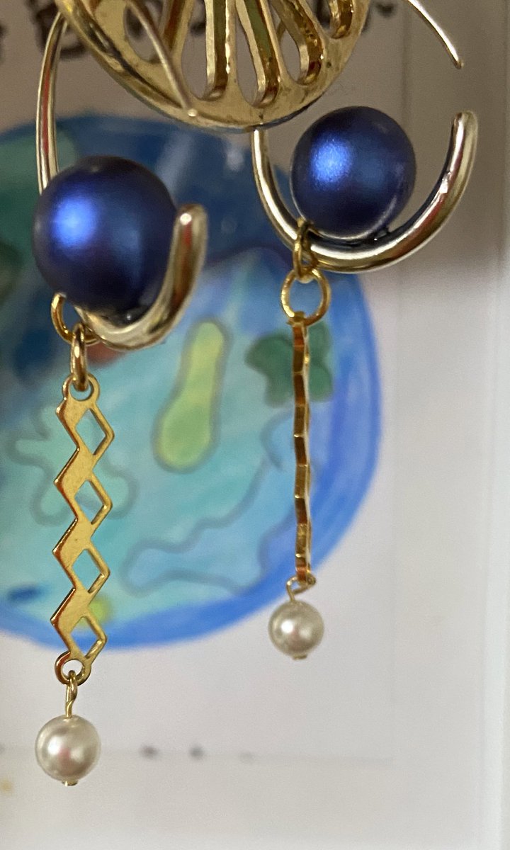 TARAPIART's tweet photo. 神秘🩷💙💜パワー✨

#DragonEarrings #ドラゴンピアス
#マスクチャーム
#vetroveneziano #ART #Accessories #necklace #Germany #London #Italia #France #handmade #ベネチアンガラス #アクセサリー #ハンドメイド #ピアス #ネックレス #マグネットコサージュ #magnetcorsage #絵 #pictures https://t.co/7IgSRG9FTp