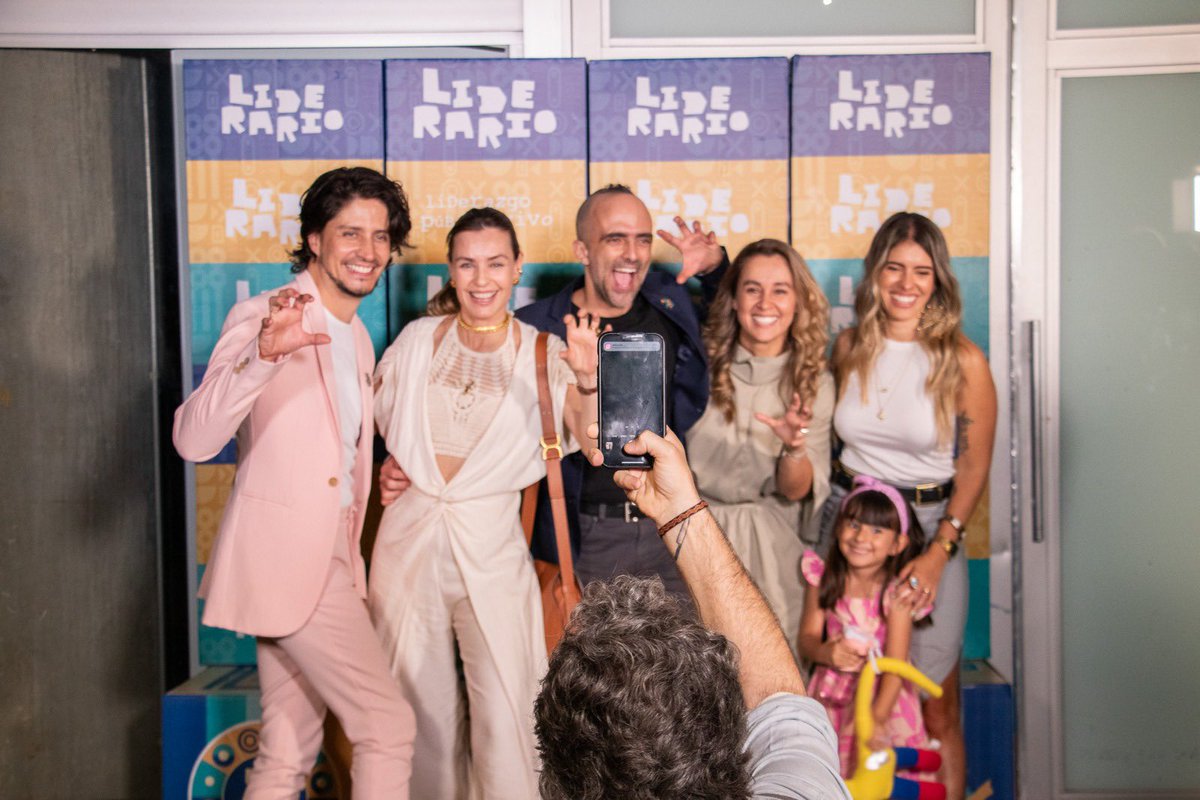 proantioquia1's tweet photo. 🔭 Liderarios, que el amor por esta región les siga trazando el camino para construir a Colombia desde Antioquia. Con líderes como ustedes, el futuro siempre será prometedor. Felicitaciones cohorte III en su graduación. 👏✨ https://t.co/0dEVPHCoYe