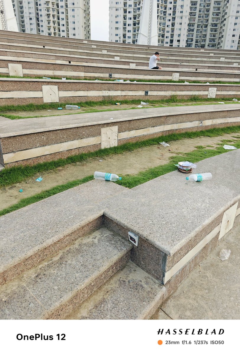 ACE2018's tweet photo. @noida_authority @CeoNoida such is the dire state of Ved Van park in Sec 78 Noida. Inaugrated in June'24, park has only deteriorated due to poor management.
@Newstv24_7 @newstv24bharat https://t.co/FYStgOhQVM