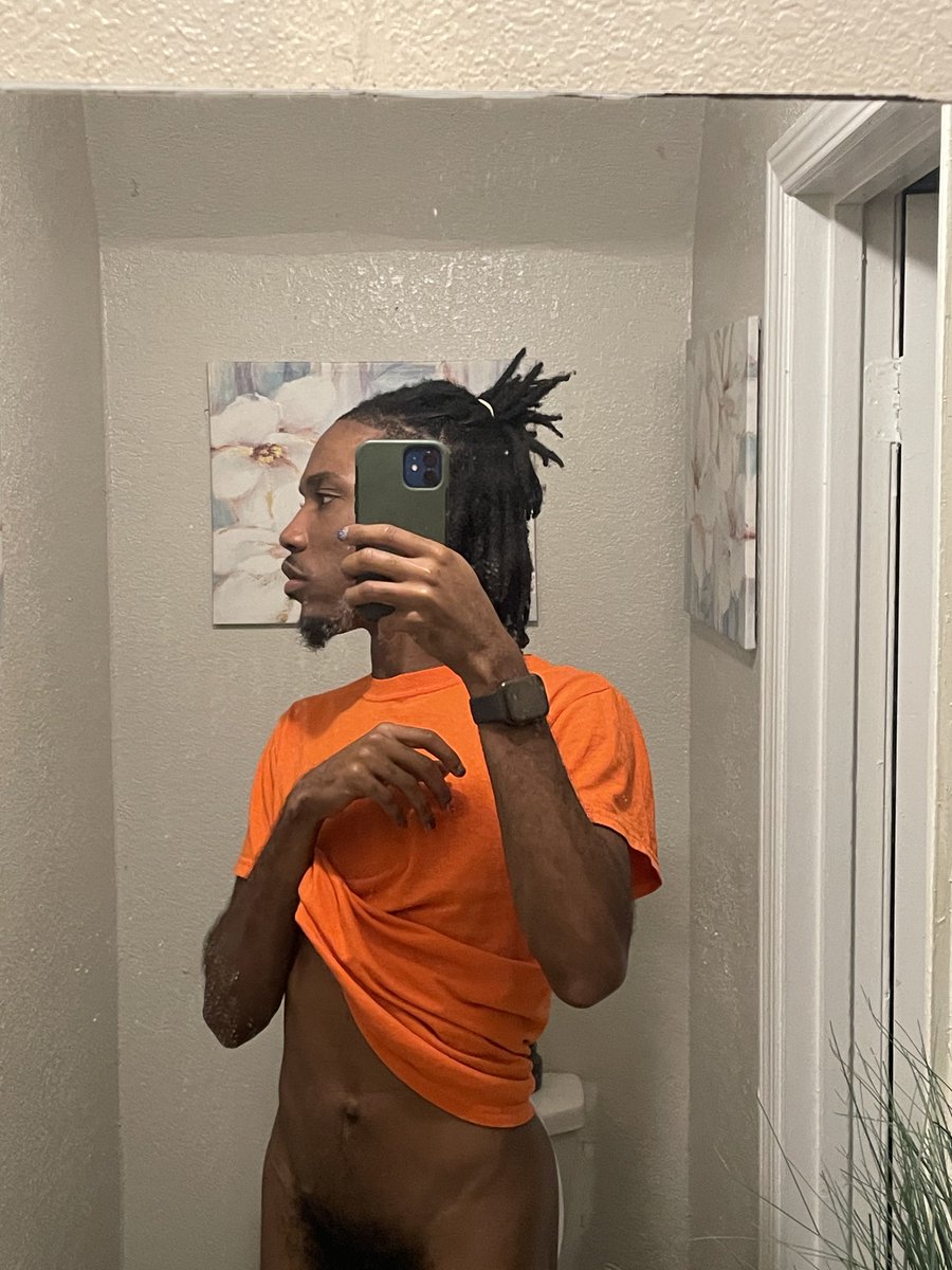 TrayGot12's tweet photo. Get on your knees bby 🤯 https://t.co/g4Shj1GaQ6