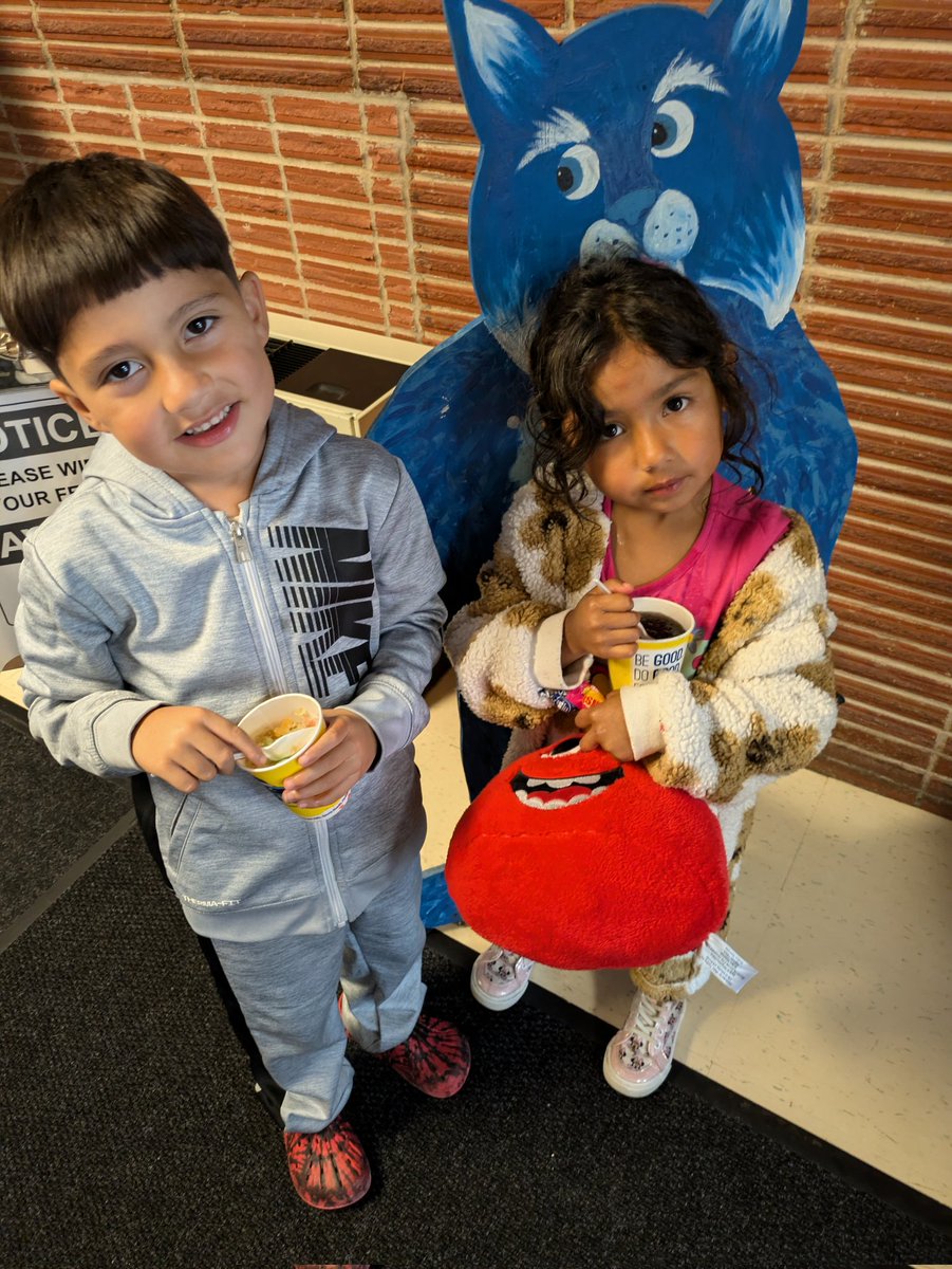 MarcellaSheler tweet media