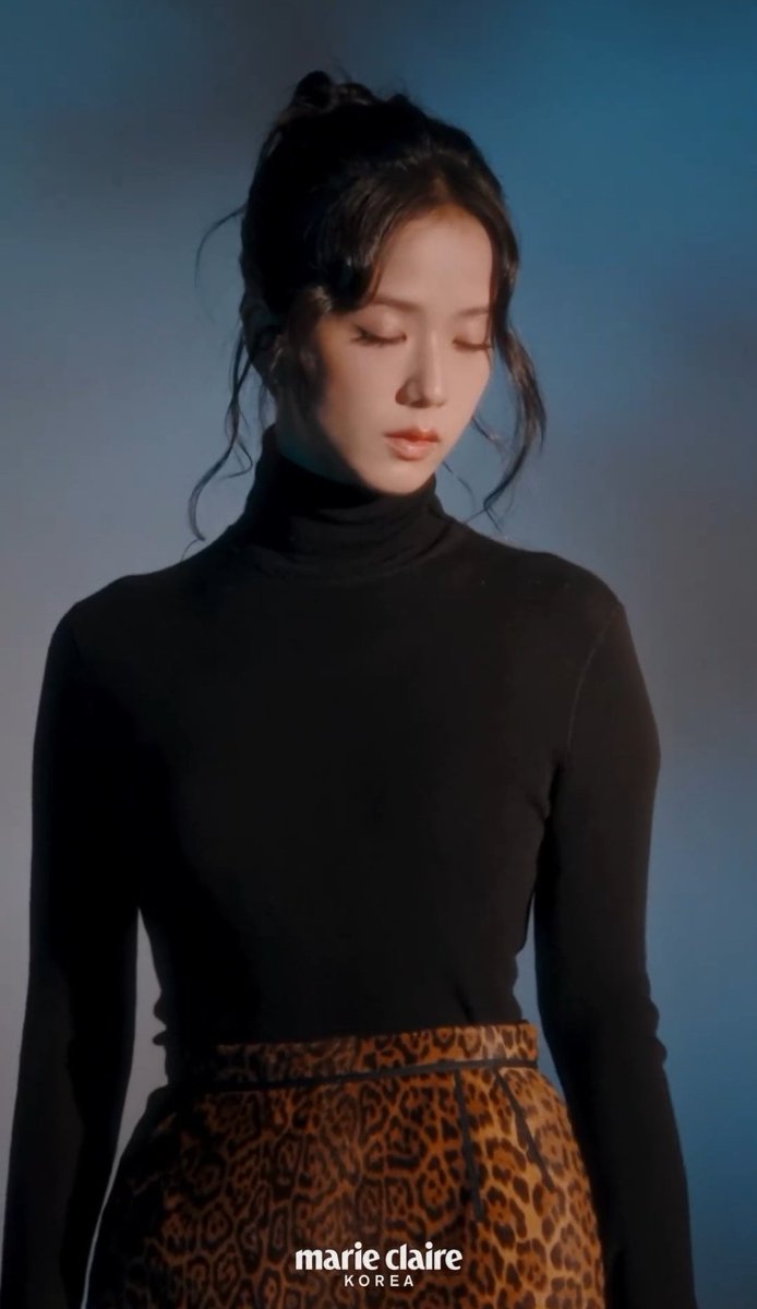 JISOO OMG?