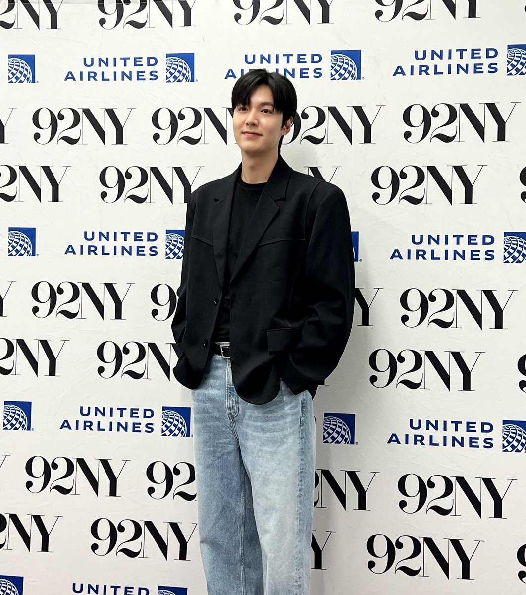 ActorLeeMinHo's tweet photo. [#LEEMINHO]

‘파친코’ 시즌2 스크리닝 행사에 참석한 민호 배우의 빛나는 모먼트✨🎞

어느덧 코 앞으로 다가온 한수와의 만남,
8월 23일, 애플TV에서 ‘파친코’ 시즌2 우리 곧 만나요!🙌

Minho's shining moments at the 'Pachinko' Season 2 screening event✨🎞

The wait is almost over, Hansu is just around the corner. Get ready to meet Hansu on Apple TV, August 23rd! See you soon!🙌

#이민호 #Pachinko #Hansu #appletvplus