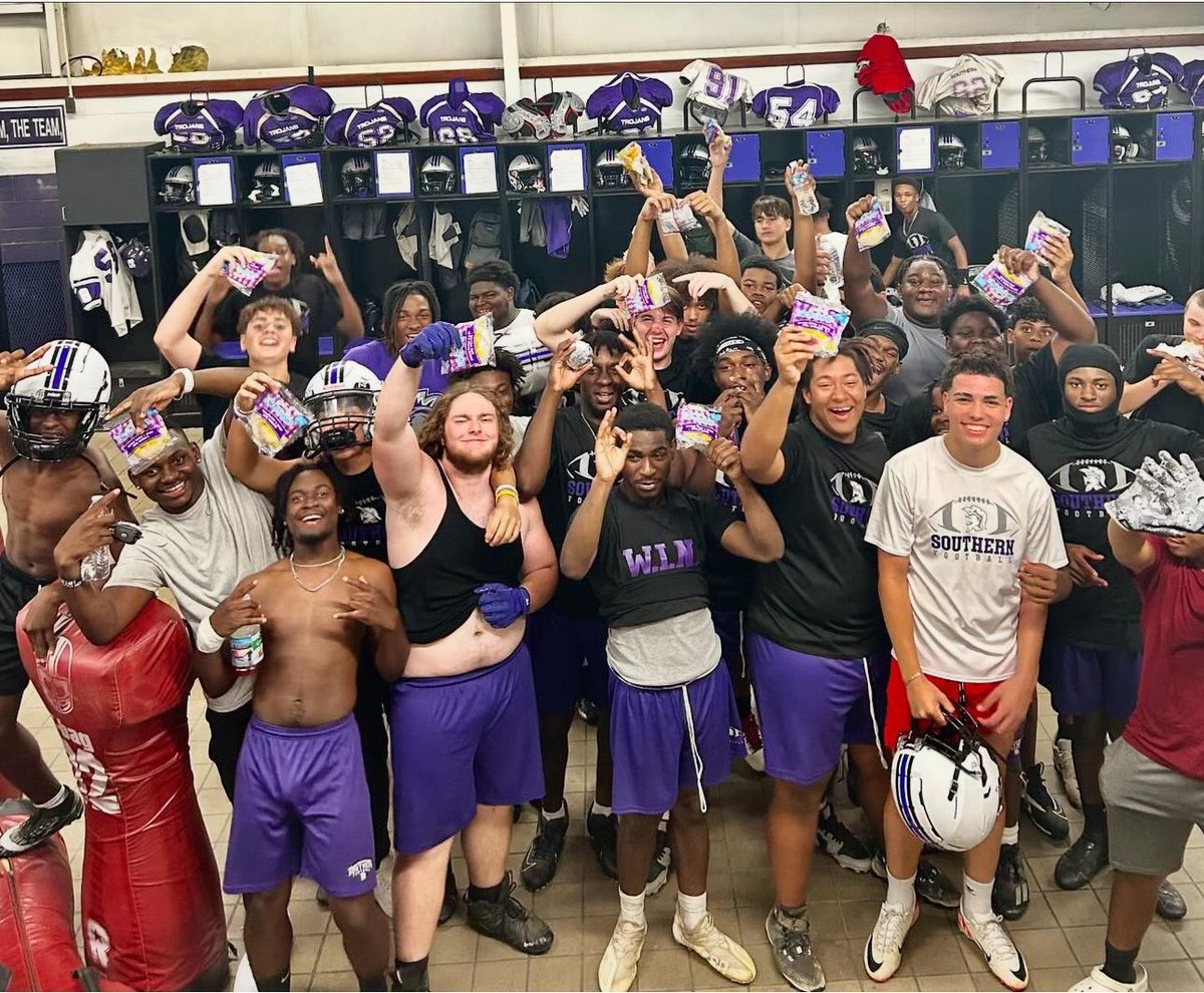 Nothing better than a post practice peanut butter and jelly sandwich! Thank you to @shirleys_way for many weeks of contributions to our players. Your donations are greatly appreciated.