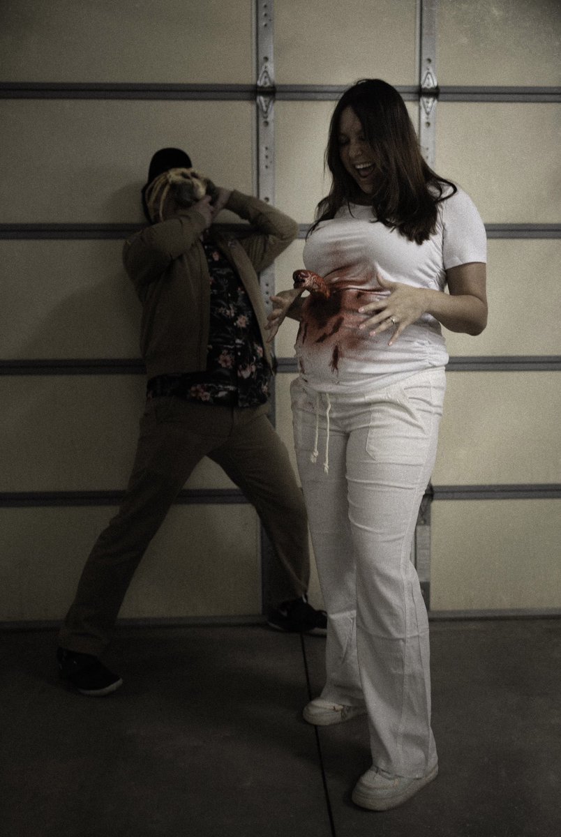 BeeRiedel's tweet photo. In honor of #AlienRomulus here’s a throwback to our super chill, totally normal maternity photos. @KCebrann https://t.co/VLgbULO0wO