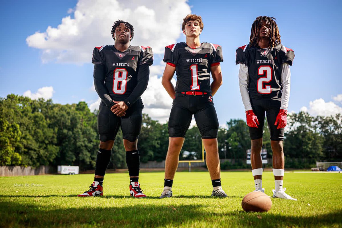 Rodd_b1's tweet photo. Szn Almost here…⏳@officiial_2x_ @CoachKenmore @jmenhennett8808 @JordanStouty @SLESAthletics https://t.co/RKkWwbpunS