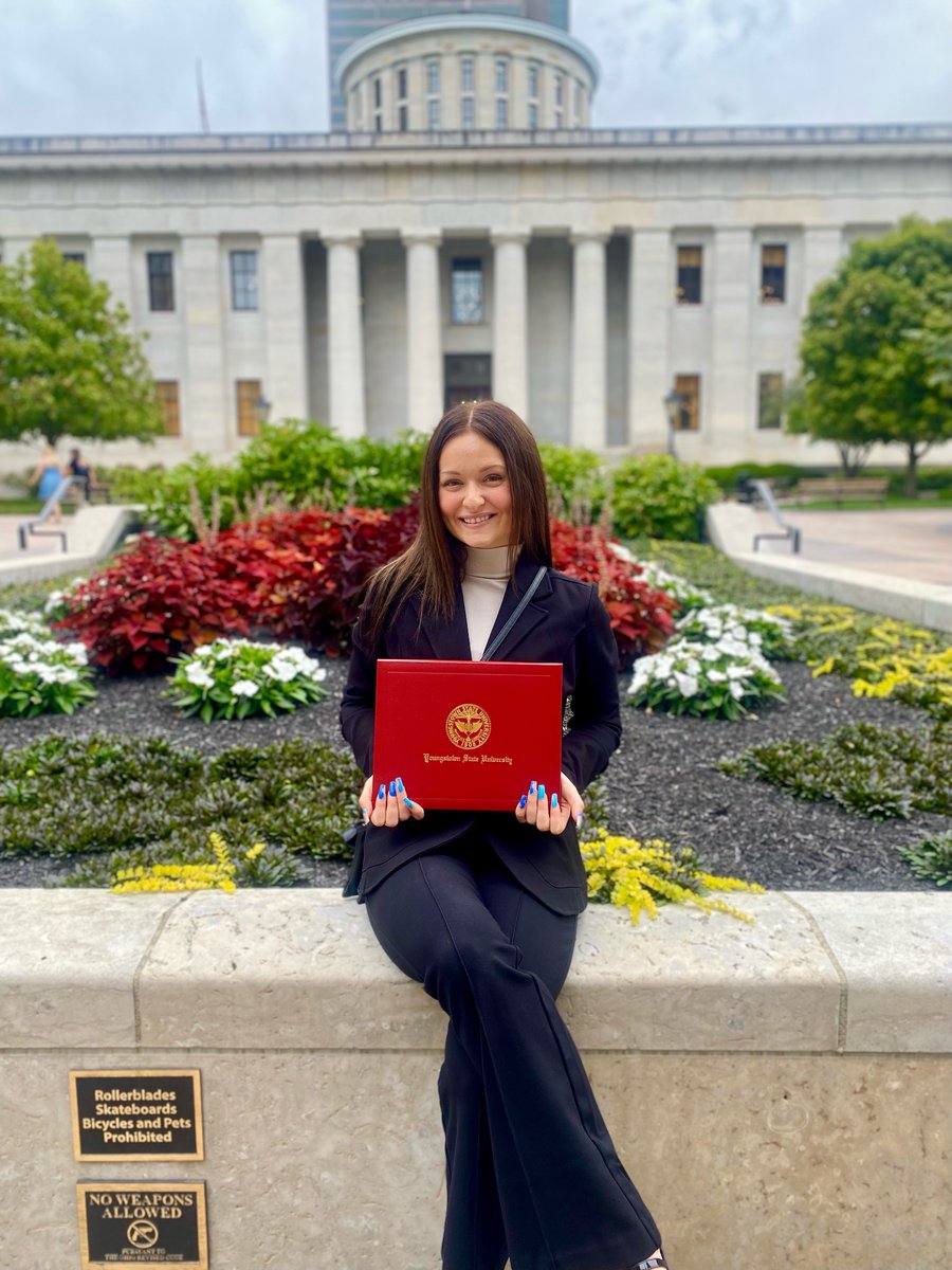 Jkinsey_8's tweet photo. Congratulations Kodi on graduating from the Ohio Export Internship Program! Truly grateful you had this experience!!🇺🇸🐧
#onthehomestretch
#YandProud https://t.co/wNMDQcIfPW