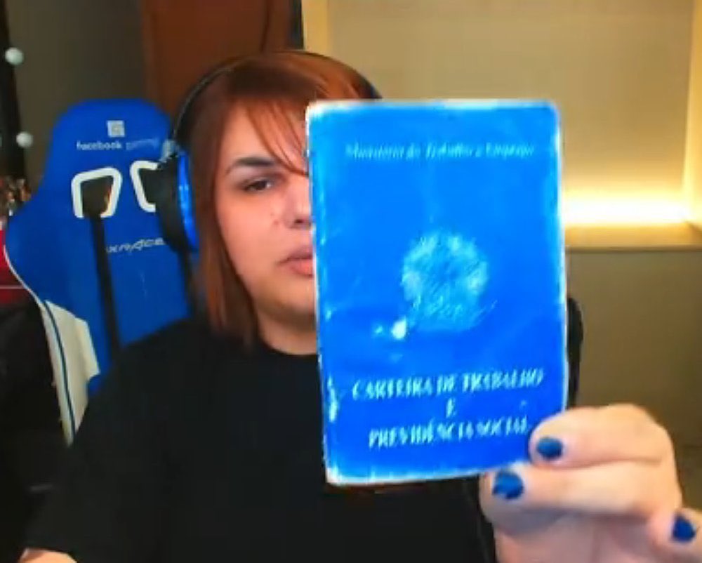 COMO CONSEGUIR ENTREVISTAS DE EMPREGO NA GUPY E SITES DE VAGAS 👇

Falei com os diretores, +10 funcionários da Gupy e alguns sites de emprego para entender O QUE FUNCIONA de verdade e te contar

Então já dá like, rt, salva ai e bora arranjar emprego 🧶