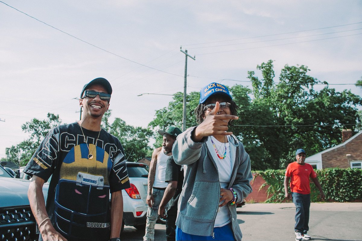 DetroitChe's tweet photo. i feel like rich kennn, uhh yeahhh .. ๐ฃ๏ธโผ๏ธ๐๐ฅ
๐ธ: @emmizzie_
#videoshoot #detroitchizzy #creativephotography #detroit #detroitche https://t.co/il7ERKhSAS