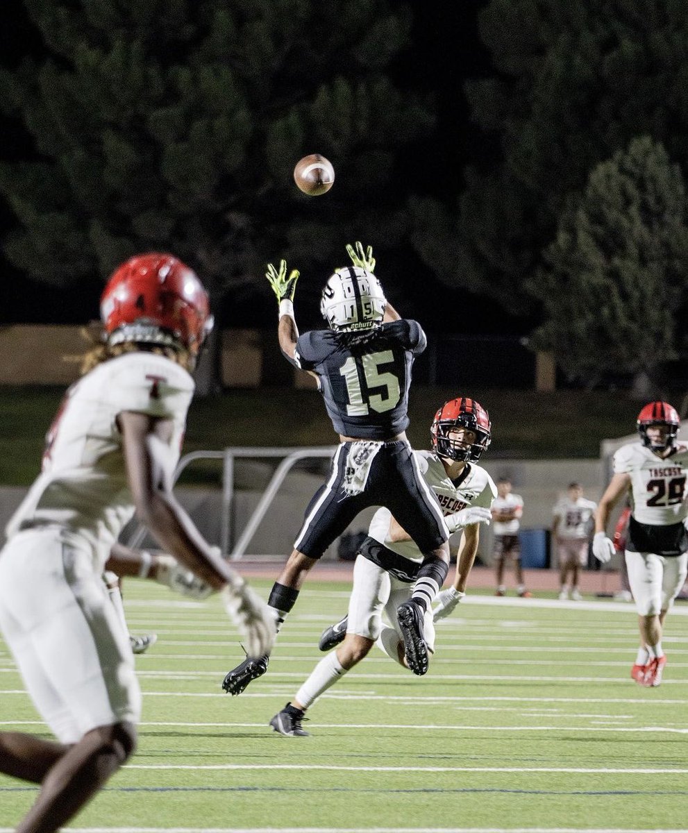 MOJO_Football's tweet photo. ⚪️⚫️15 Days till Kickoff! ⚫️⚪️ https://t.co/AzEqy4dGBz