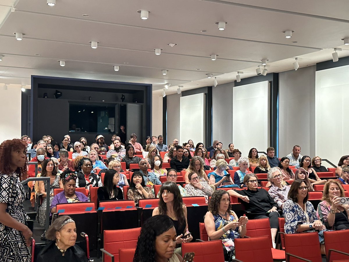 NakanoDenise's tweet photo. Opening Night of The Women’s Film Festival in Philadelphia!
#philly #Philadelphia #womeninfilm #whyilovephilly #phillyfilm #phillyfriends #community #centercity #phillysupportphilly #emcee @KYWNewsradio https://t.co/mRFX0NyBWV