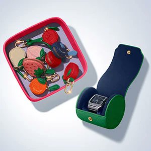Glam_JP's tweet photo. 豪州発レザーブランド『MAISON de SABRÉ（メゾン・ド・サブレ）』、新トラベルコレクション「AIRPLANE MODE」が登場！
▸ https://t.co/FUppn0heEp

#メゾンドサブレ #travel #旅行 #スーツケース #トートバッグ #パッキング #maisondesabre https://t.co/DHwpa7fZep